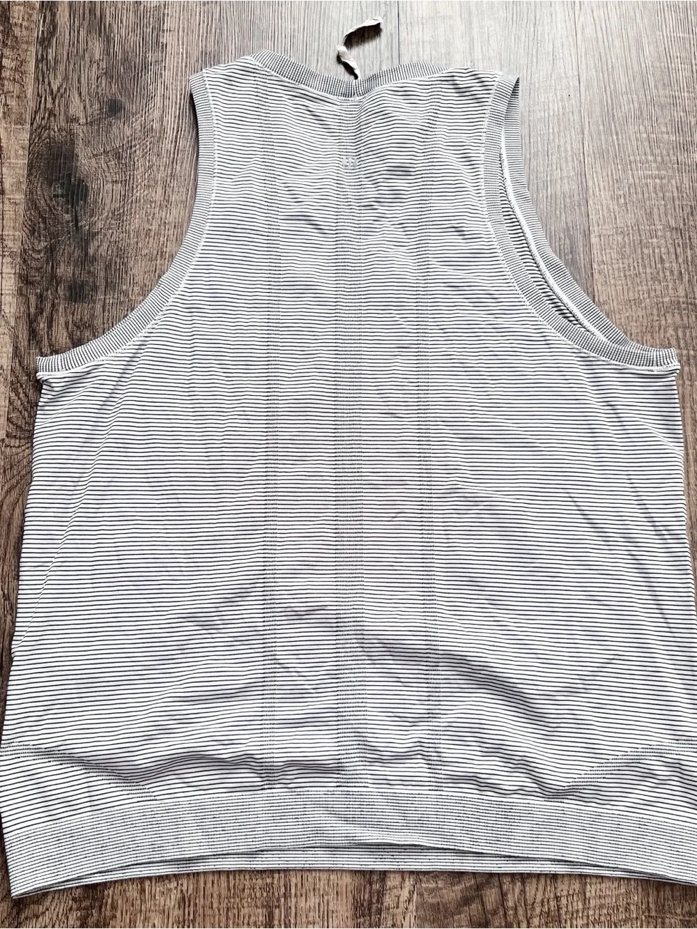 Lululemon Women’s Size 10 Swiftly Relaxed Black & White Tank Top